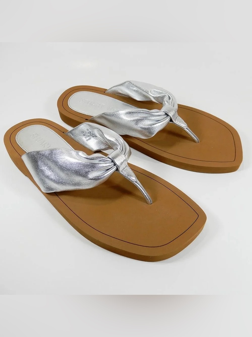 Stuart Weitzman Cassie Silver Metallic Leather Flat Sandals Size 7.5